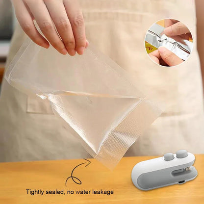 Machine de scellage de mini sac thermique Scelleuse de sacs en plastique portable pour snacks 2-en-1 rechargeable à main pour emballage alimentaire Thermosoudeur